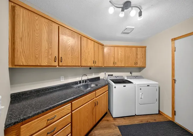 Photo 4 of Single family home for sale at 1419 Glendale Hills Dr NE, Rochester, MN 55906 | MLS# 7142834 | Listing updated on 2026-10-26