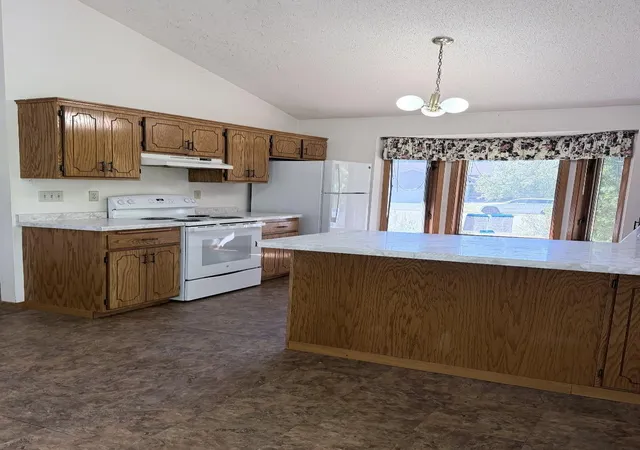 Photo 2 of Single family home for sale at 1515 Bender Rd, Chaska, MN 55318 | MLS# 7142866 | Listing updated on 2026-09-12