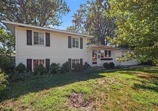 Photo 1 of Single family home for sale at 3296 70th Street E, Inver Grove Heights, MN 55076 | MLS# 7142868 | Listing updated on 2026-09-12