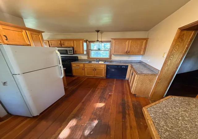 Photo 3 of Sale Pending at 1615 22nd Avenue N, Minneapolis, MN 55411 | MLS# 7142869 | Listing updated on 2026-09-22