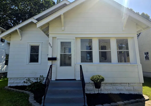 Photo 1 of Single family home for sale at 609 9th Avenue Sw, Austin, MN 55912 | MLS# 7142870 | Listing updated on 2026-09-12