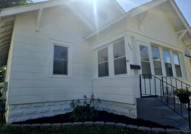 Photo 2 of Single family home for sale at 609 9th Avenue Sw, Austin, MN 55912 | MLS# 7142870 | Listing updated on 2026-09-12