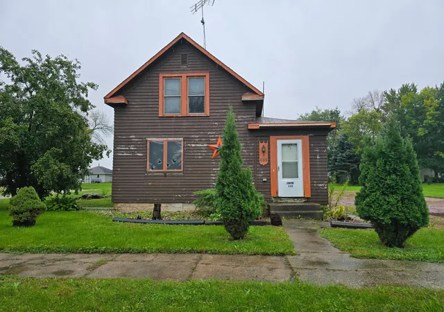 Photo 1 of Single family home for sale at 669 2nd Avenue, Brewster, MN 56119 | MLS# 7142878 | Listing updated on 2026-09-19