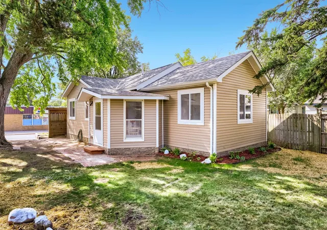 Photo 1 of Single family home for sale at 1979 Stillwater Ave E, Saint Paul, MN 55119 | MLS# 7142884 | Listing updated on 2026-09-12
