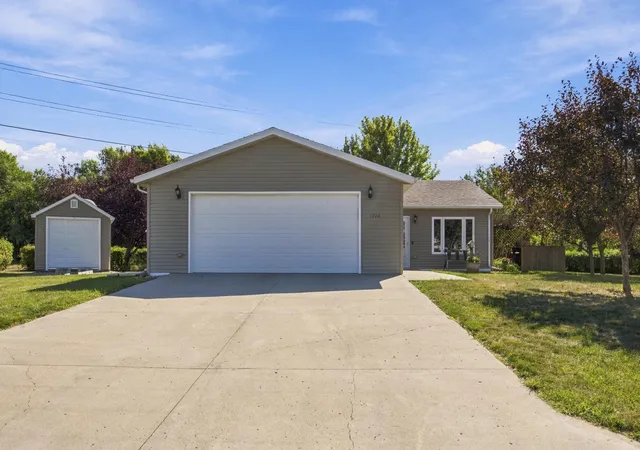 Photo 2 of Single family home for sale at 1706 12th Street N, Wahpeton, ND 58075 | MLS# 7142887 | Listing updated on 2026-09-15