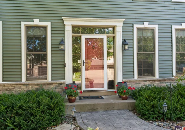 Photo 3 of Single family home for sale at 16917 73rd Place N, Maple Grove, MN 55311 | MLS# 7142898 | Listing updated on 2026-10-01