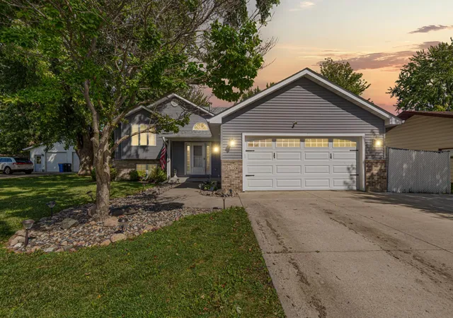Photo 2 of Single family home for sale at 650 18th Street Se, Owatonna, MN 55060 | MLS# 7142908 | Listing updated on 2026-09-15