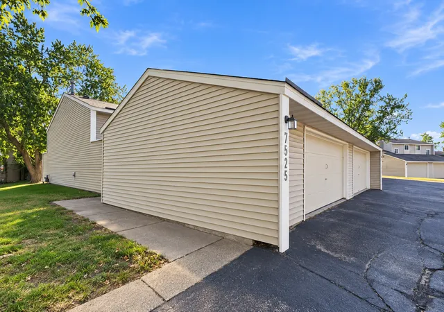 Photo 1 of Single family home for sale at 7525 Whitney Dr, Saint Paul, MN 55124 | MLS# 7142920 | Listing updated on 2026-09-19