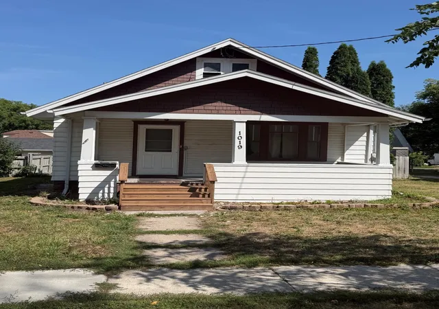 Photo 1 of Single family home for sale at 1019 9th Avenue N, Fargo, ND 58102 | MLS# 7142922 | Listing updated on 2026-09-12