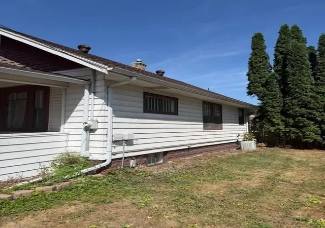 Photo 3 of Single family home for sale at 1019 9th Avenue N, Fargo, ND 58102 | MLS# 7142922 | Listing updated on 2026-09-12