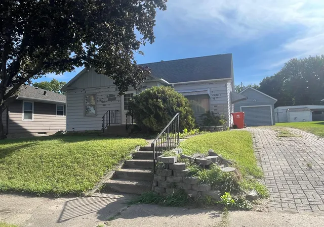 Photo 1 of Sale Pending at 307 S Grant St, Fairmont, MN 56031 | MLS# 7142948 | Listing updated on 2026-09-22