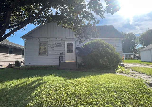 Photo 2 of Sale Pending at 307 S Grant St, Fairmont, MN 56031 | MLS# 7142948 | Listing updated on 2026-09-22