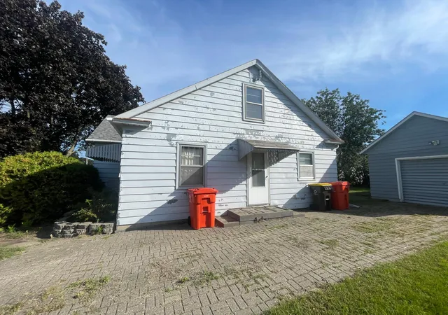 Photo 3 of Sale Pending at 307 S Grant St, Fairmont, MN 56031 | MLS# 7142948 | Listing updated on 2026-09-22