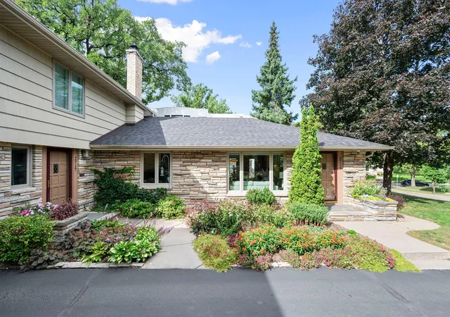 Photo 2 of Sale Pending at 2719 W 28th Street, Minneapolis, MN 55416 | MLS# 7142969 | Listing updated on 2026-09-25