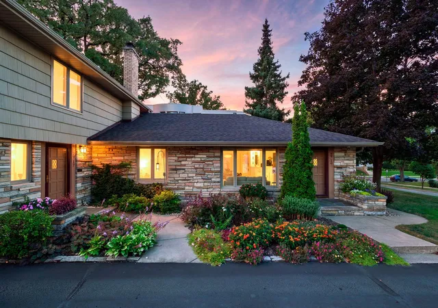 Photo 3 of Sale Pending at 2719 W 28th Street, Minneapolis, MN 55416 | MLS# 7142969 | Listing updated on 2026-09-25