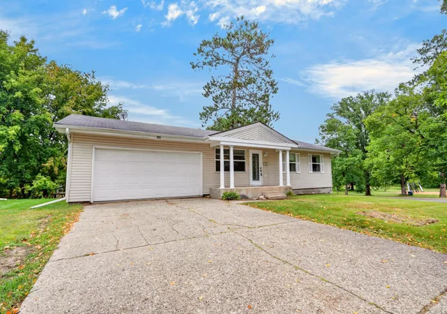Photo 3 of Single family home for sale at 826 Willow Ln, Grand Rapids, MN 55744 | MLS# 7142977 | Listing updated on 2026-09-12