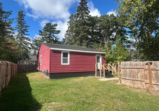 Photo 2 of Single family home for sale at 822 Nw 7th Avenue, Grand Rapids, MN 55744 | MLS# 7142998 | Listing updated on 2026-09-17
