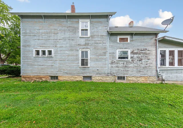Photo 3 of Single family home for sale at 215 2nd Street S, Waterville, MN 56096 | MLS# 7143001 | Listing updated on 2026-09-12