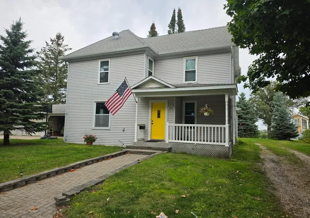 Photo 1 of Single family home for sale at 204 Woodland Ave W, Underwood, MN 56586 | MLS# 7143007 | Listing updated on 2026-09-24