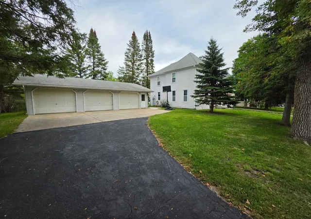 Photo 3 of Single family home for sale at 204 Woodland Ave W, Underwood, MN 56586 | MLS# 7143007 | Listing updated on 2026-09-24