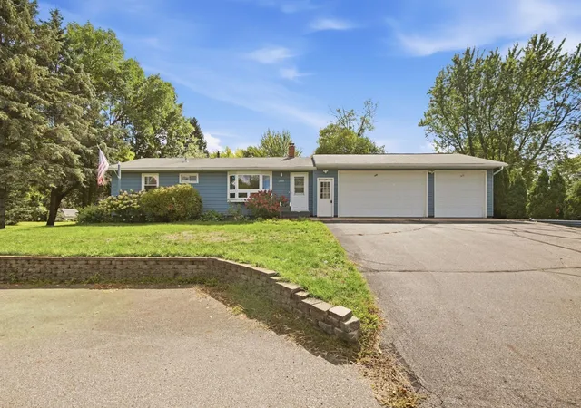 Photo 3 of Single family home for sale at 2426 1st Street N, Waite Park, MN 56387 | MLS# 7143015 | Listing updated on 2026-10-01