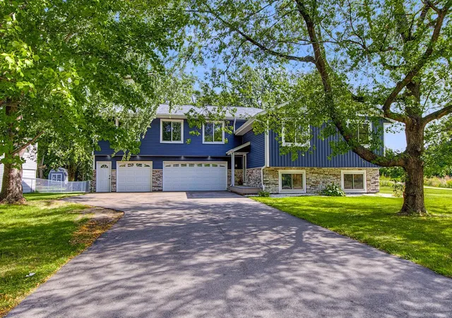 Photo 1 of Single family home for sale at 3066 Greenbrier St, Saint Paul, MN 55117 | MLS# 7143026 | Listing updated on 2026-10-02