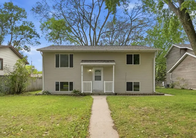 Photo 1 of Sale Pending at 1013 13th Avenue Se, Saint Cloud, MN 56304 | MLS# 7143037 | Listing updated on 2026-10-06
