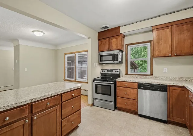 Photo 4 of Single family home for sale at 1440 Harmony Dr, Saint Paul, MN 55115 | MLS# 7143040 | Listing updated on 2026-09-16