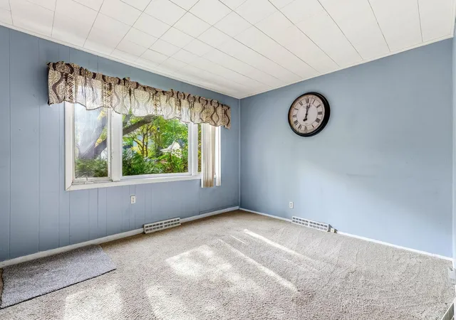 Photo 4 of Single family home for sale at 535 Edmund Ave, Saint Paul, MN 55103 | MLS# 7143047 | Listing updated on 2026-10-09