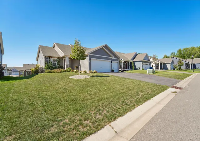 Photo 3 of Single family home for sale at 18071 Heirloom Ct, Lakeville, MN 55044 | MLS# 7143060 | Listing updated on 2026-09-12