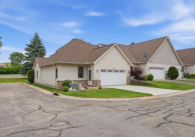 Photo 1 of Single family home for sale at 797 Parkside Ln, Minneapolis, MN 55421 | MLS# 7143063 | Listing updated on 2026-09-21