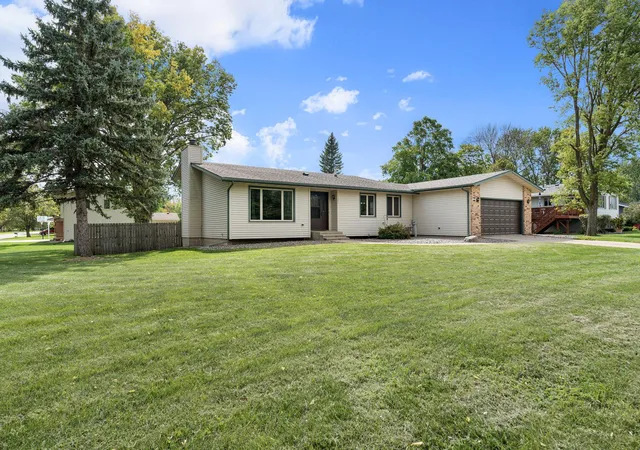 Photo 2 of Sale Pending at 1395 Oakwood Ln, Owatonna, MN 55060 | MLS# 7143072 | Listing updated on 2026-10-14