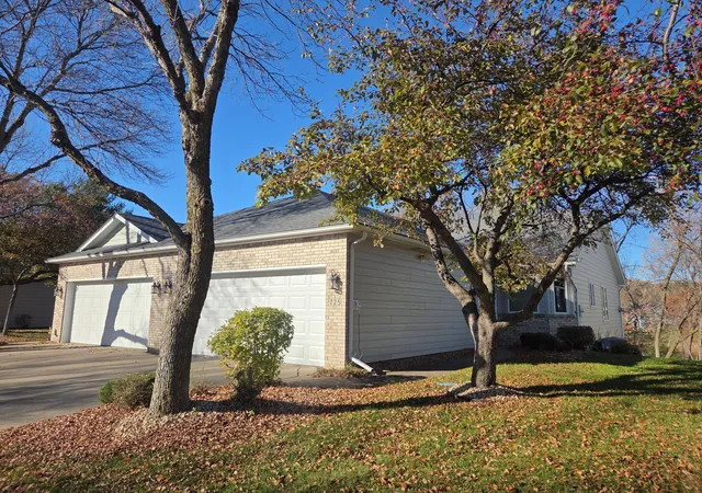 Photo 1 of Sale Pending at 725 Emerald Ridge, Saint Paul, MN 55113 | MLS# 7143081 | Listing updated on 2026-10-29