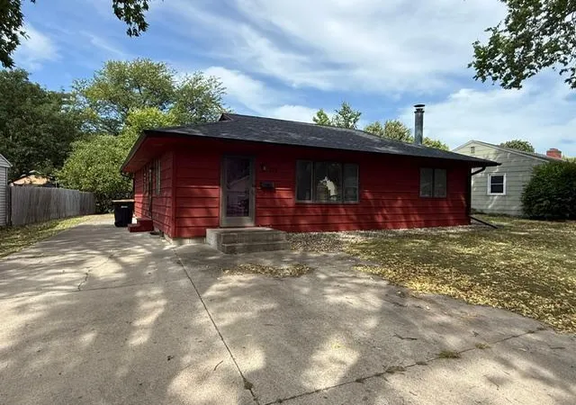 Photo 2 of Sale Pending at 115 Fallwood Rd, Redwood Falls, MN 56283 | MLS# 7143083 | Listing updated on 2026-10-02