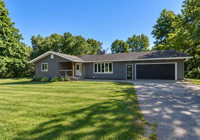 Photo 1 of Single family home for sale at 1011 N Cordova Ave, Le Center, MN 56057 | MLS# 7143104 | Listing updated on 2026-09-12