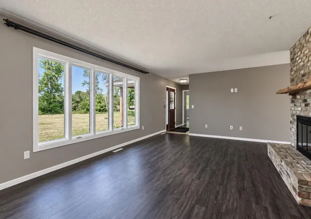 Photo 3 of Single family home for sale at 1011 N Cordova Ave, Le Center, MN 56057 | MLS# 7143104 | Listing updated on 2026-09-12