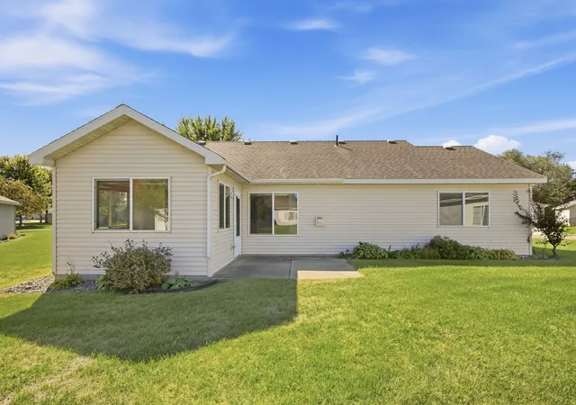 Photo 2 of Single family home for sale at 1006 Diamond Willow Cir, Waite Park, MN 56387 | MLS# 7143107 | Listing updated on 2026-10-06