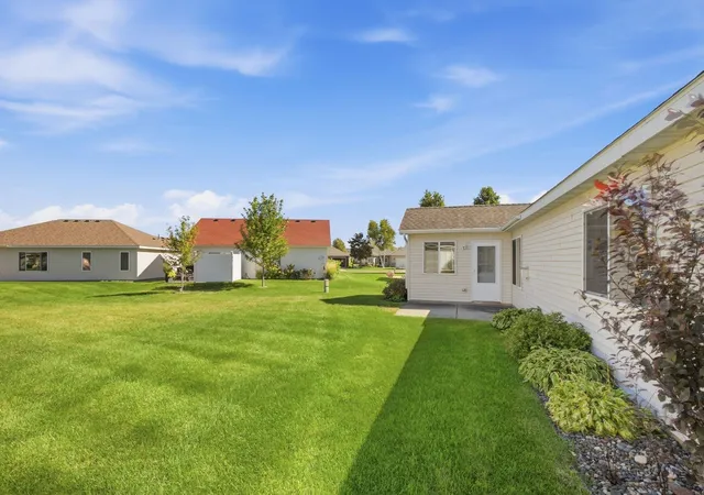Photo 3 of Single family home for sale at 1006 Diamond Willow Cir, Waite Park, MN 56387 | MLS# 7143107 | Listing updated on 2026-10-06
