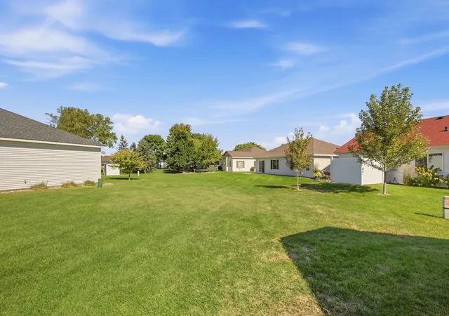 Photo 3 of Single family home for sale at 1006 Diamond Willow Cir, Waite Park, MN 56387 | MLS# 7143107 | Listing updated on 2026-10-06