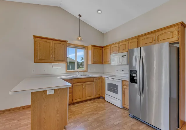 Photo 4 of Single family home for sale at 1006 Diamond Willow Cir, Waite Park, MN 56387 | MLS# 7143107 | Listing updated on 2026-10-06