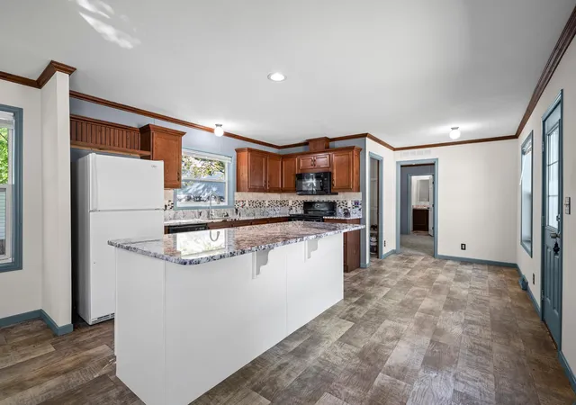 Photo 4 of Single family home for sale at 327 Cimarron, Lake Elmo, MN 55042 | MLS# 7143109 | Listing updated on 2026-09-22