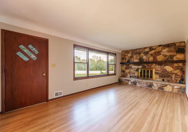 Photo 3 of Single family home for sale at 327 Pine St, Vermillion, MN 55085 | MLS# 7143121 | Listing updated on 2026-10-20