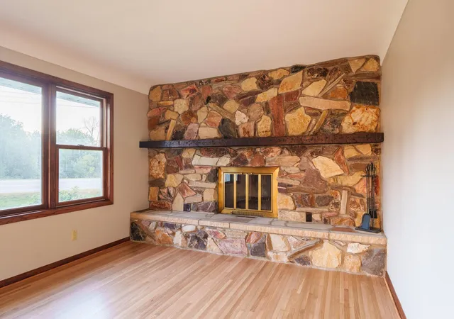 Photo 4 of Single family home for sale at 327 Pine St, Vermillion, MN 55085 | MLS# 7143121 | Listing updated on 2026-10-05