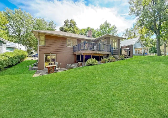 Photo 3 of Single family home for sale at 415 S 11th Street, Montevideo, MN 56265 | MLS# 7143152 | Listing updated on 2026-09-20