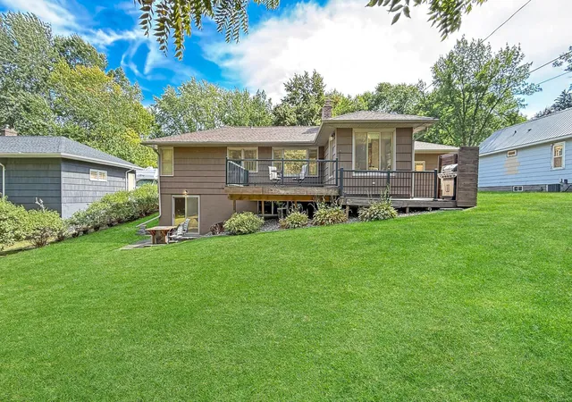 Photo 3 of Single family home for sale at 415 S 11th Street, Montevideo, MN 56265 | MLS# 7143152 | Listing updated on 2026-09-20
