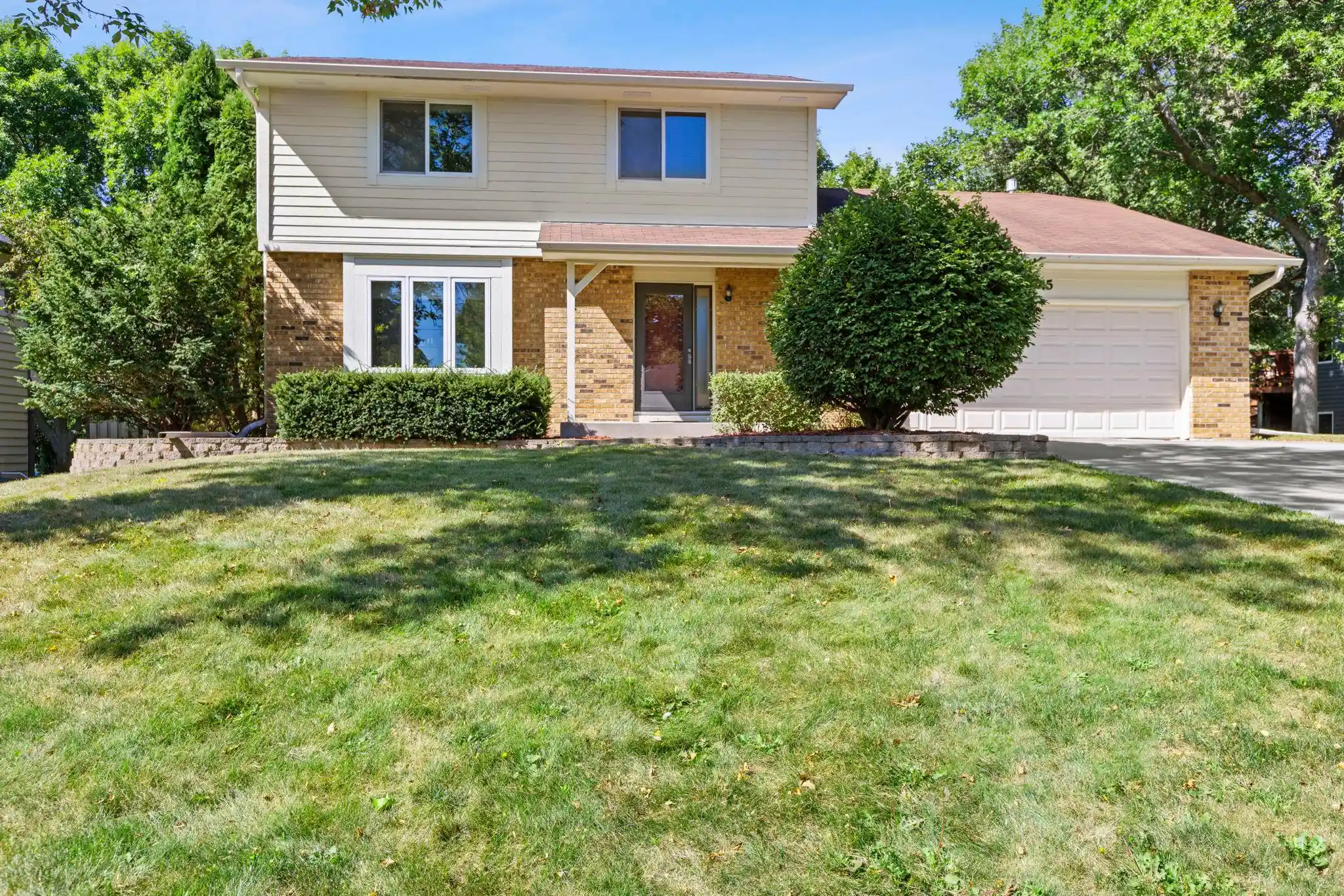 Photo 1 of Single family home for sale at 4645 Orchid Ln N, Minneapolis, MN 55446 | MLS# 7143153 | Listing updated on 2026-10-23