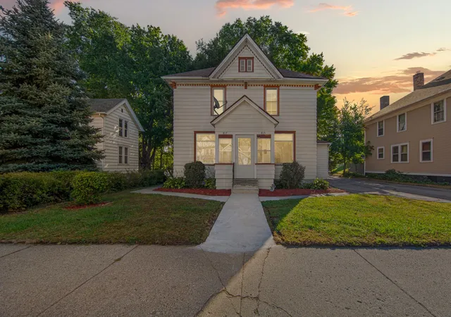 Photo 3 of Multi family home for sale at 815 2nd Avenue Nw, Faribault, MN 55021 | MLS# 7143175 | Listing updated on 2026-09-28