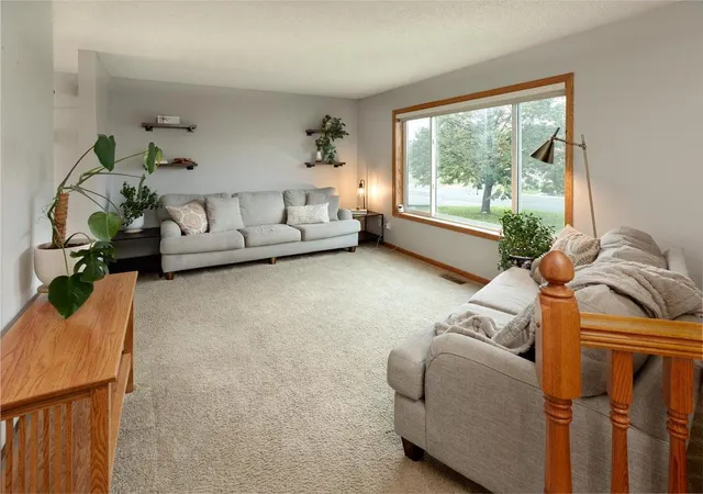 Photo 3 of Single family home for sale at 456 Braeburn Dr, Shakopee, MN 55379 | MLS# 7143176 | Listing updated on 2026-10-08