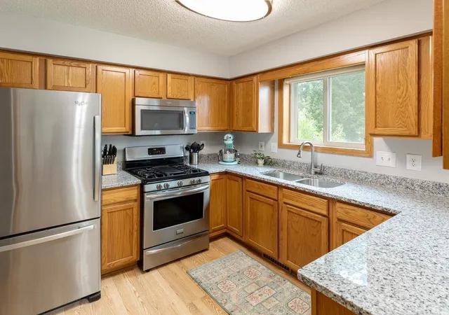Photo 4 of Single family home for sale at 456 Braeburn Dr, Shakopee, MN 55379 | MLS# 7143176 | Listing updated on 2026-10-08