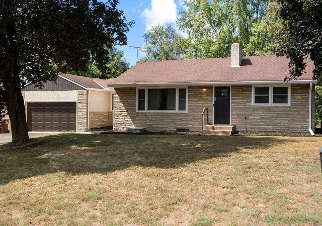 Single family home for sale at 1689 Edgemont St, Saint Paul, MN 55117 | MLS# 7143189